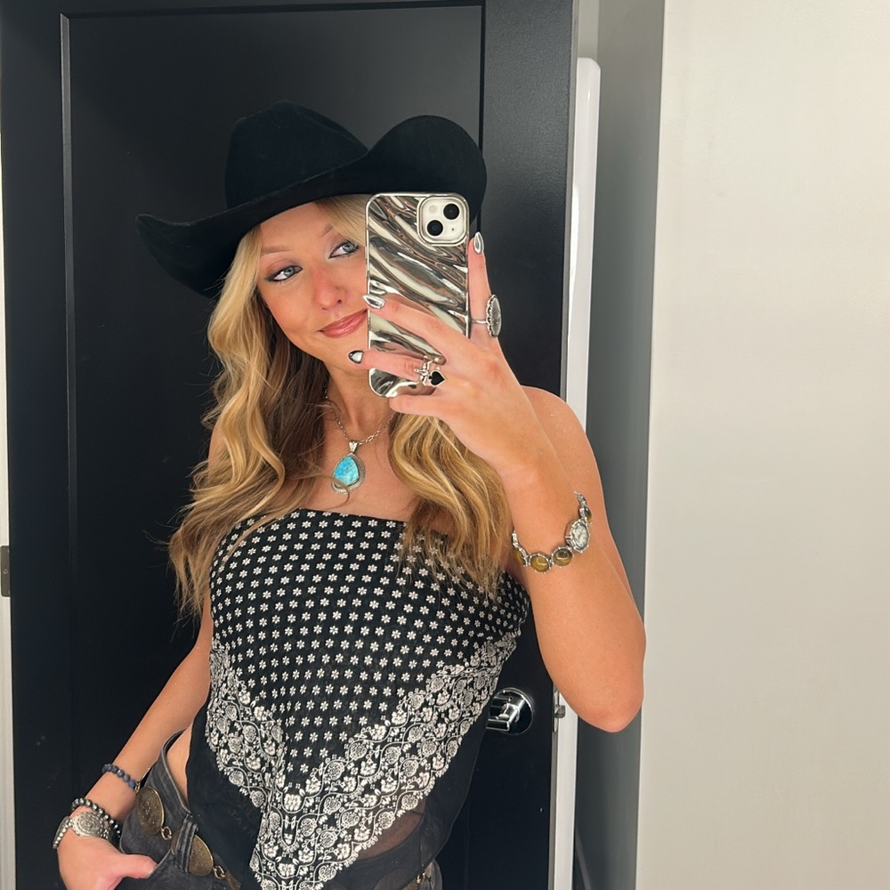 Meet your Posher, Makena